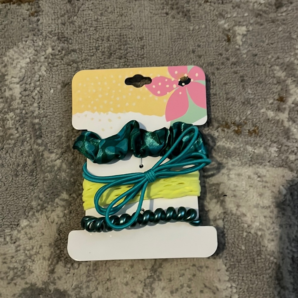 NWT Hair Ties Green